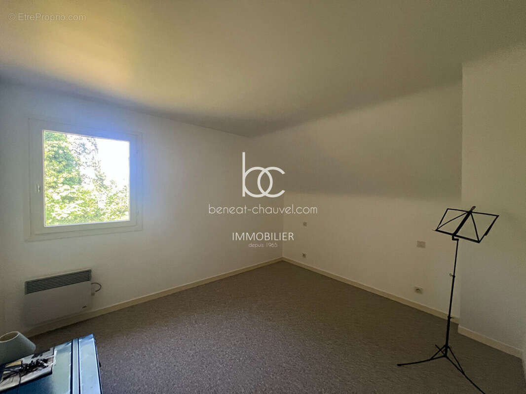 SARZEAU GOLFE - Maison familiale à vendre à BRILLAC  5 chambres et combles aménagés - photo 8
