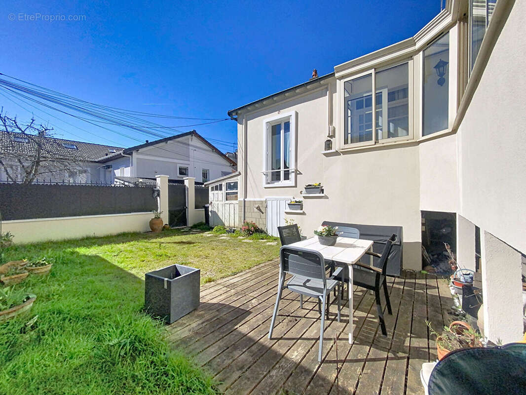 Maison à SAINT-MAUR-DES-FOSSES