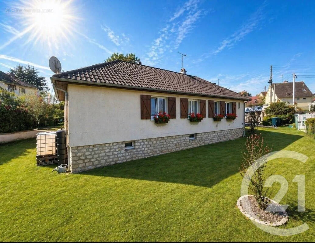 Maison à SAINT-MARCEL