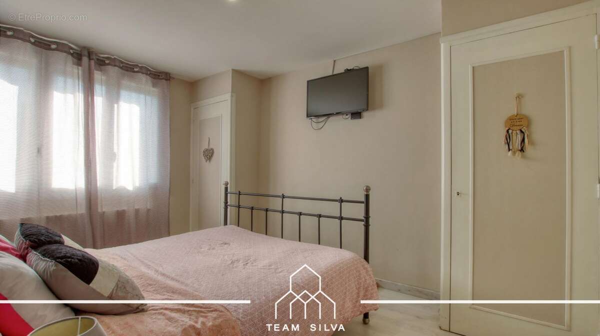 Maison à ROUSSILLON