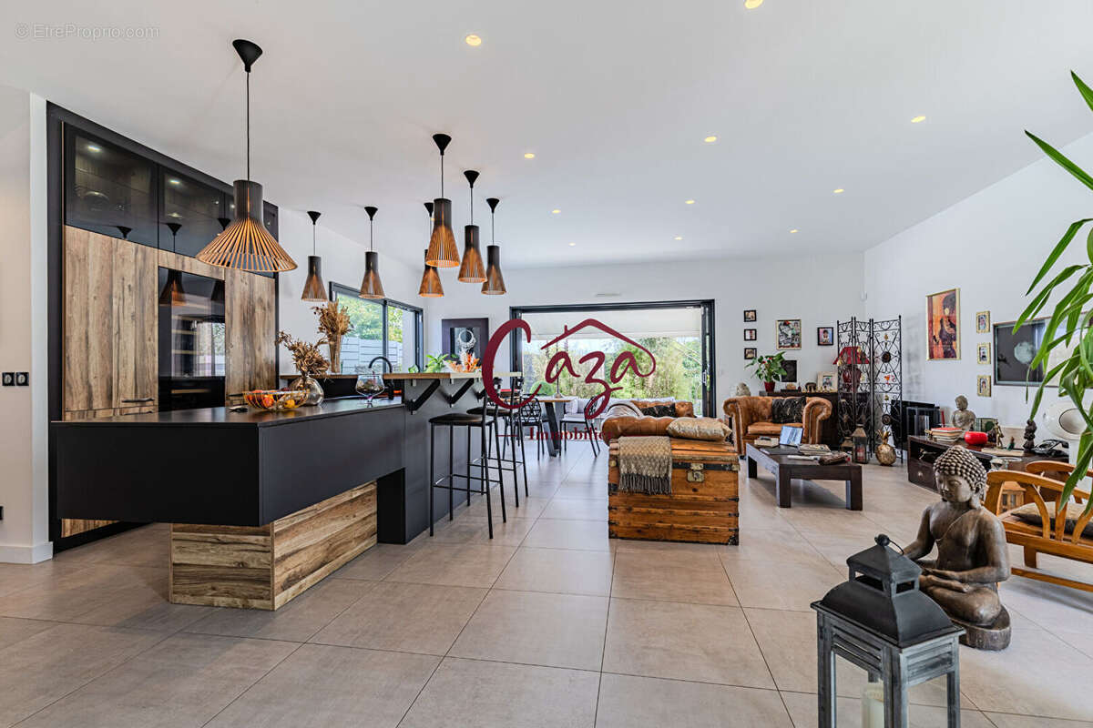 Maison à CARBON-BLANC