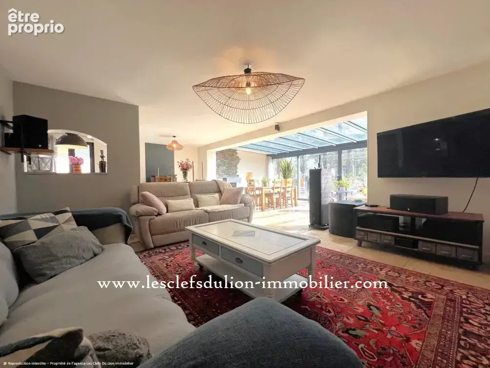 Maison traditionnelle de 2019 sur parc boisé. - photo 6