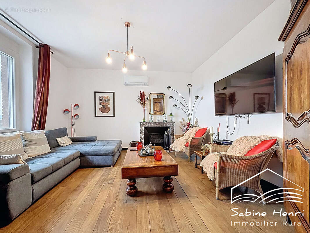 Maison à MIRANDOL-BOURGNOUNAC