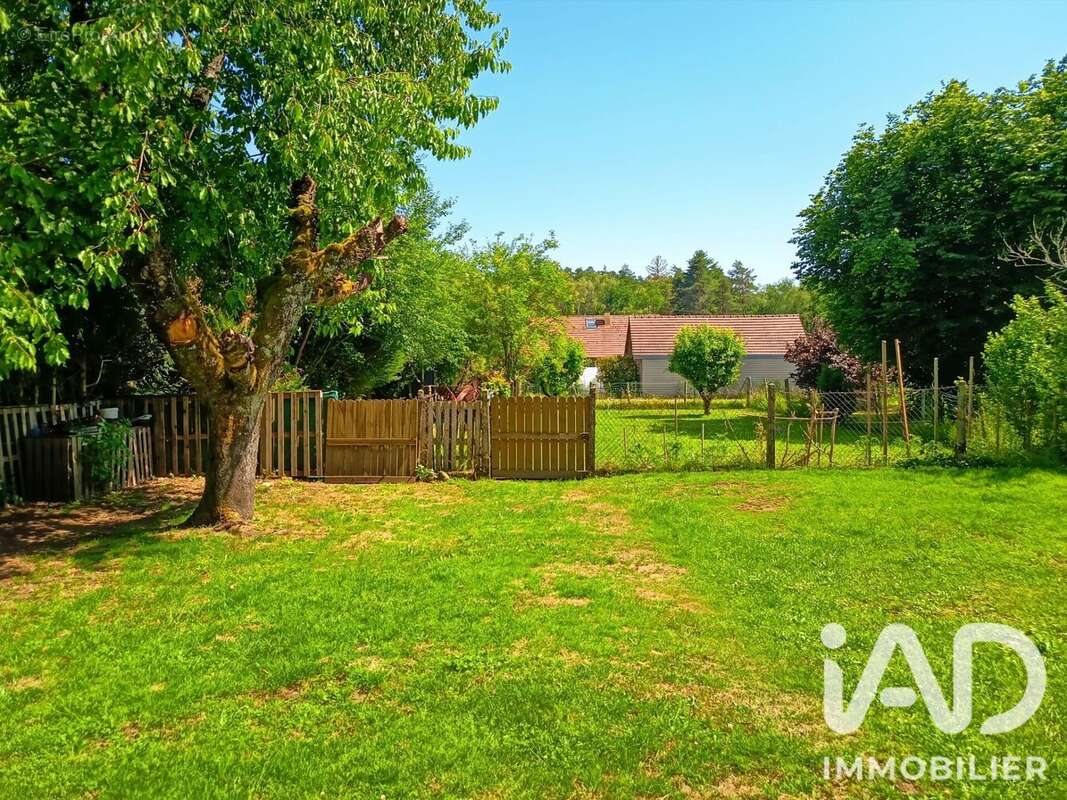 Maison 99 m² à Saint-Priest-De-Gimel  - photo 2