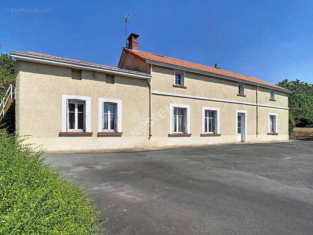 Maison à BEAUPREAU