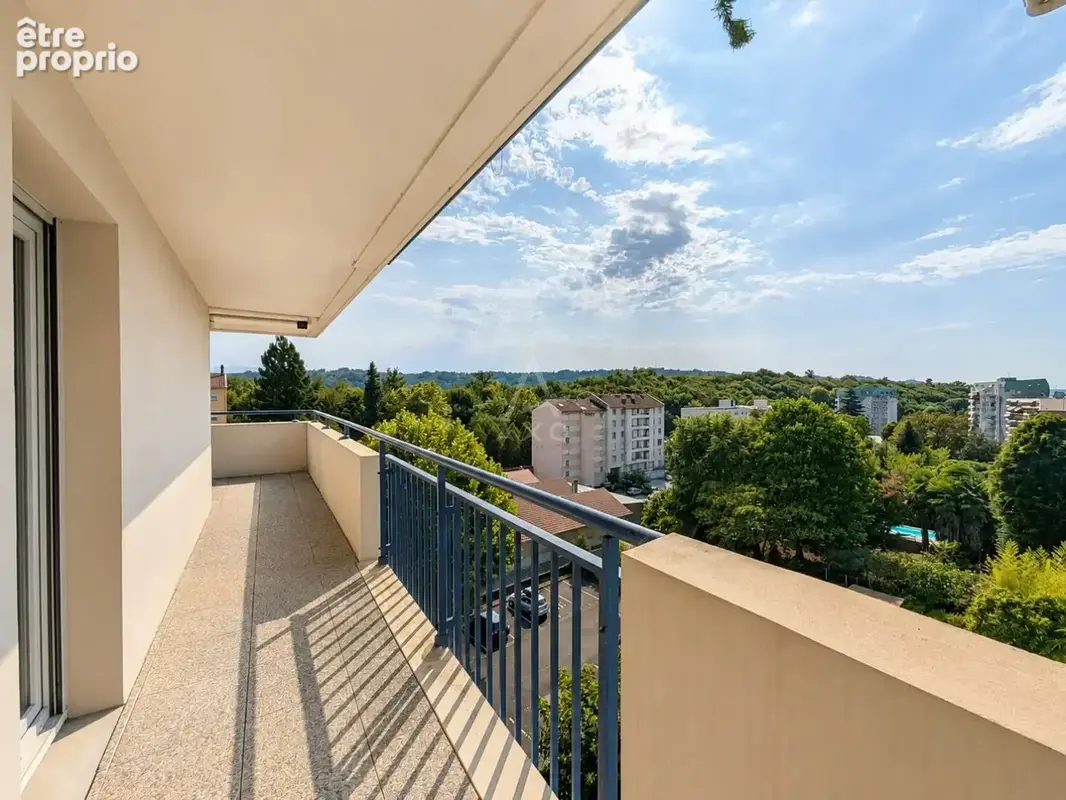 COUP DE COEUR ! T2 de 49 m² au calme avec terrasse d'angle de 23 m² - Vue Pyrénées - photo 12