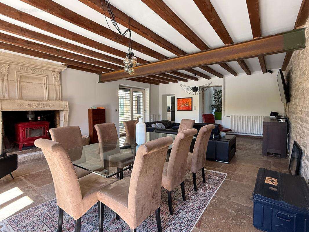 Maison ancienne de 7 pièces 190 m2 avec piscine - photo 5