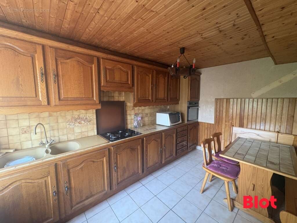 Maison à LANDUJAN