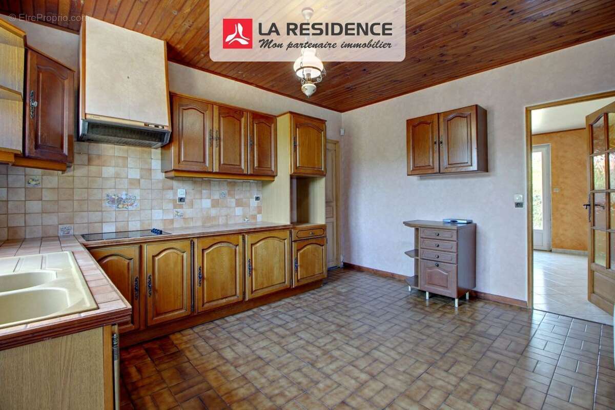 Maison à COURCELLES-SUR-SEINE