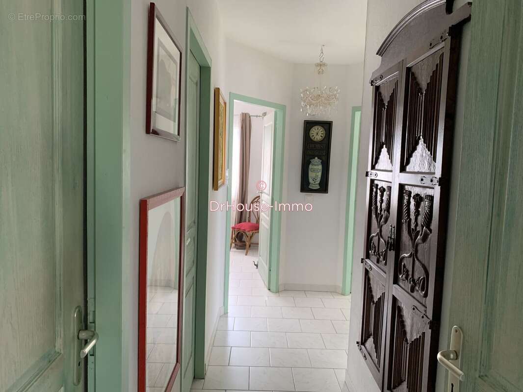 Appartement à BAGNOLS-SUR-CEZE