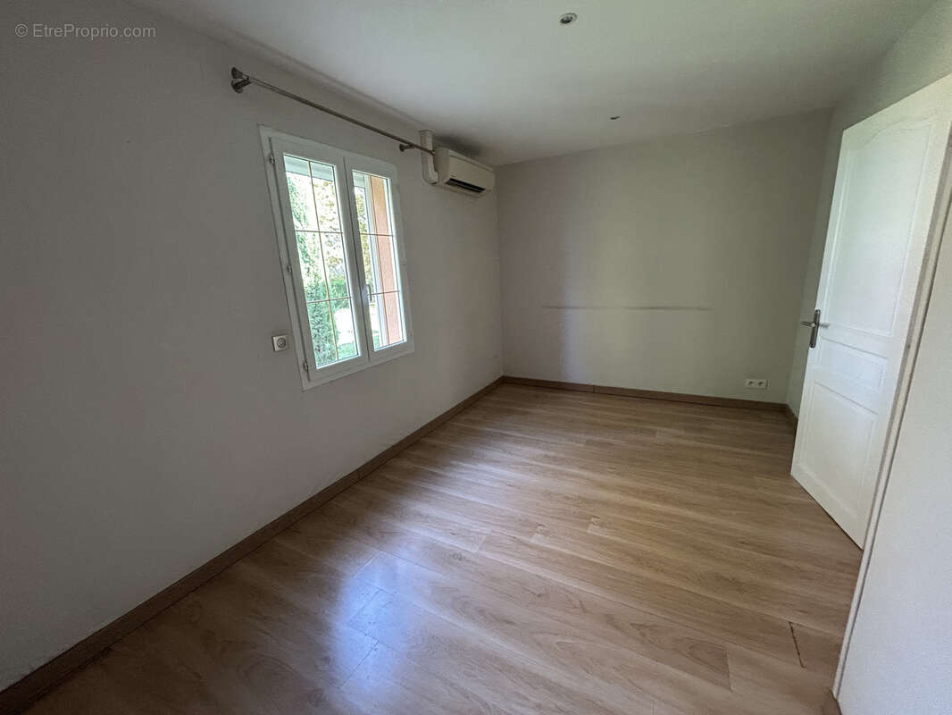 Maison de plain-pied avec piscine - photo 5