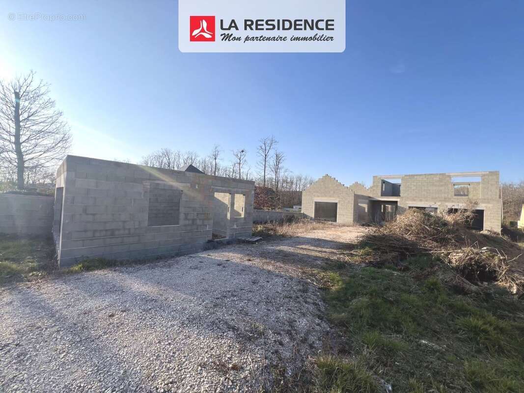 Maison 280 m² à Cellettes  - photo 3