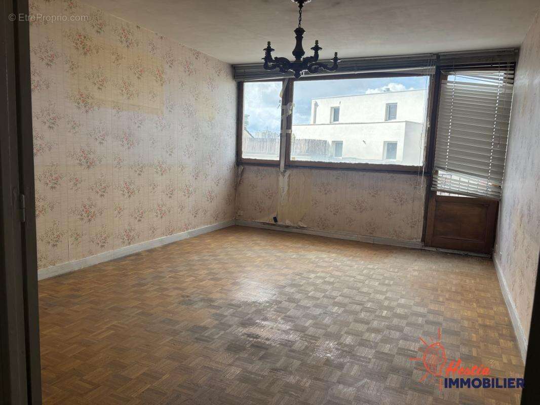 T3/4 de 66 m² avec garage box -- 4ème étage, vue dégagée - photo 2