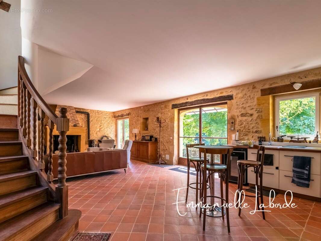 Propriété en pierre avec maison d’amis, piscine et 2,5 hectares LALINDE (24) - photo 20