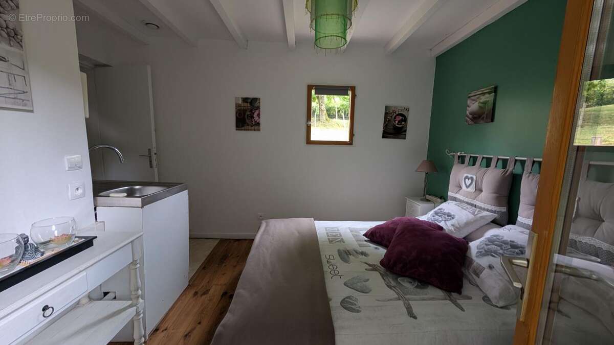 Appartement à SAINT-CLEMENT-DE-VERS