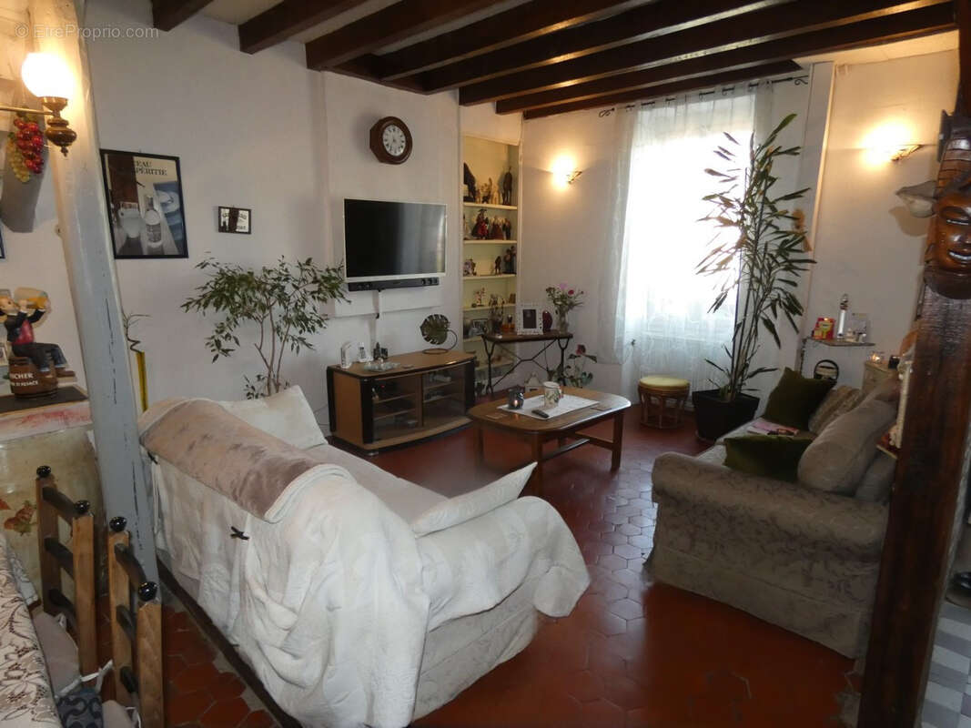 Charmoy : maison de 150 m2 avec terrasse et 4 chambres - photo 2