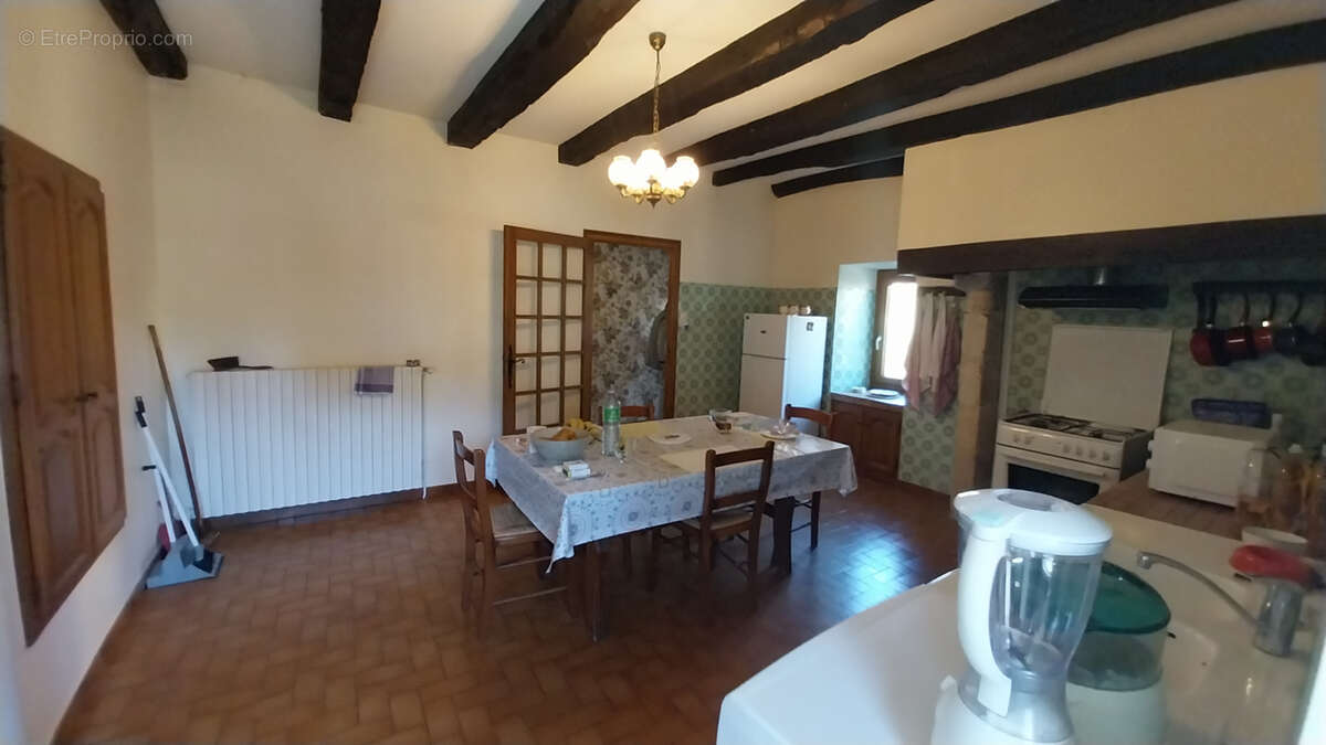 Maison à MILHAC-D'AUBEROCHE