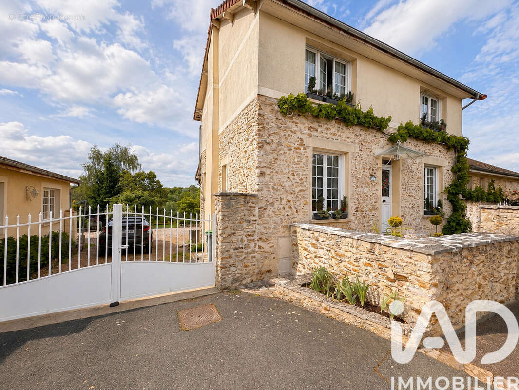 Photo 2 - Maison à ORPHIN