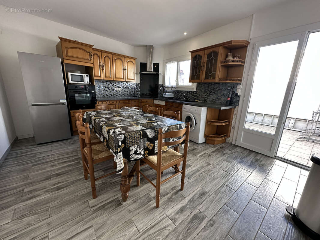 Appartement à LA ROCHE-CHALAIS