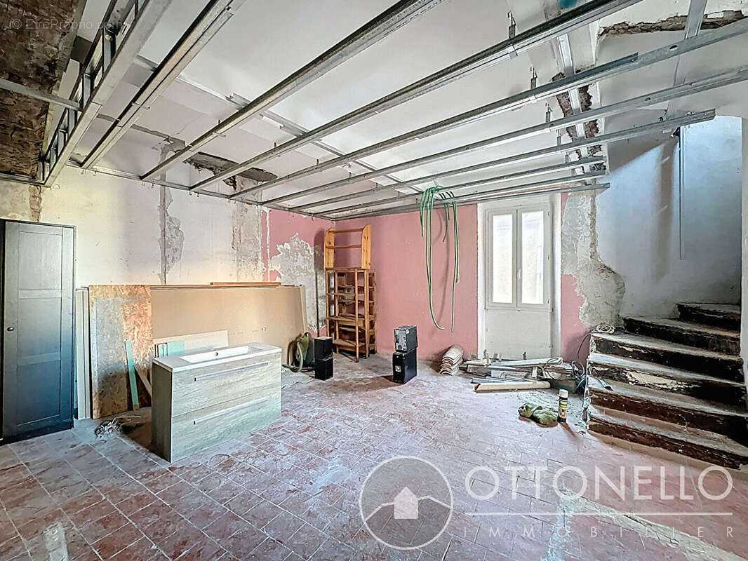 Maison à ROQUEBRUNE-SUR-ARGENS