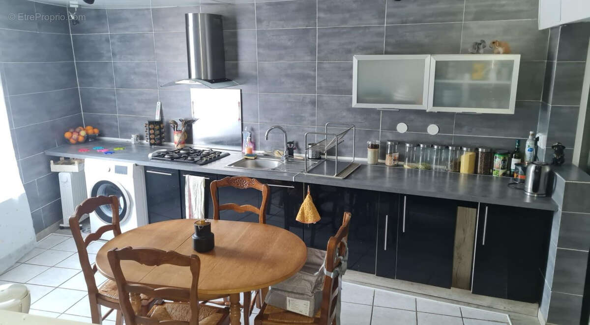 Maison à VIC-SUR-SEILLE