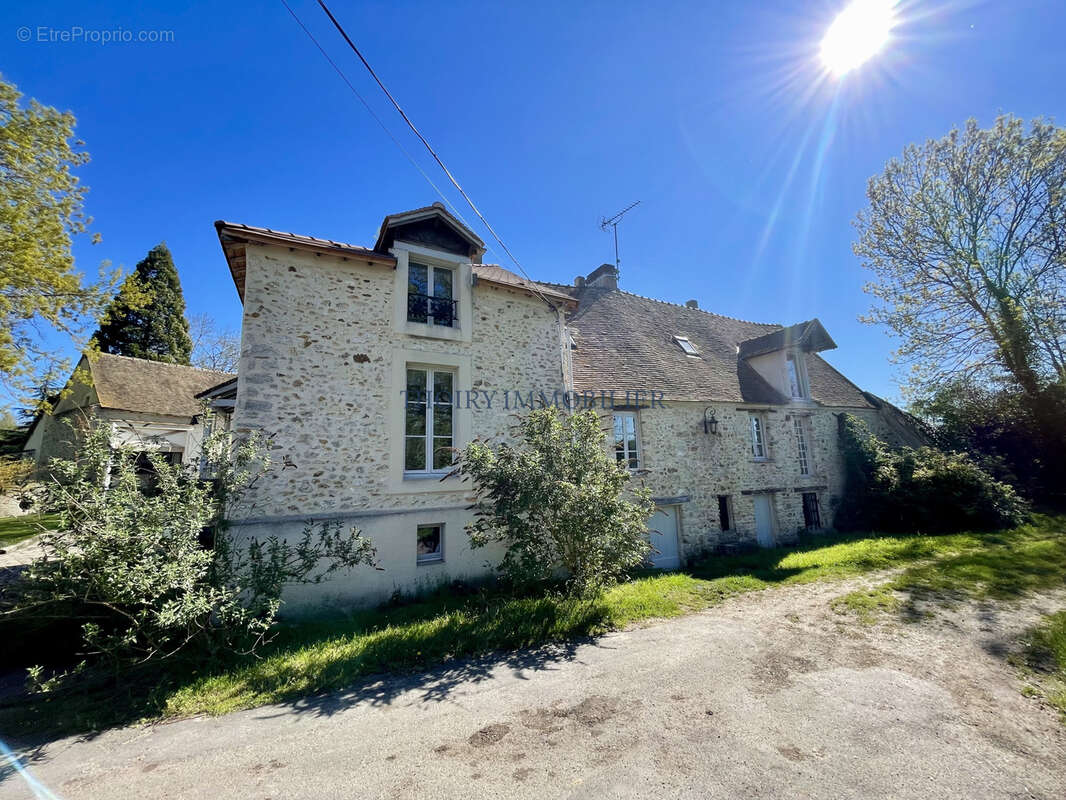 Maison à THOIRY