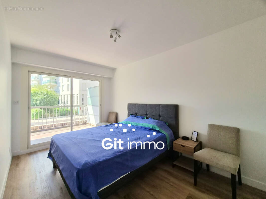 Appartement à MARSEILLE-1E