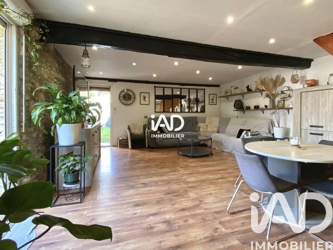 Photo 1 - Maison à CUISE-LA-MOTTE