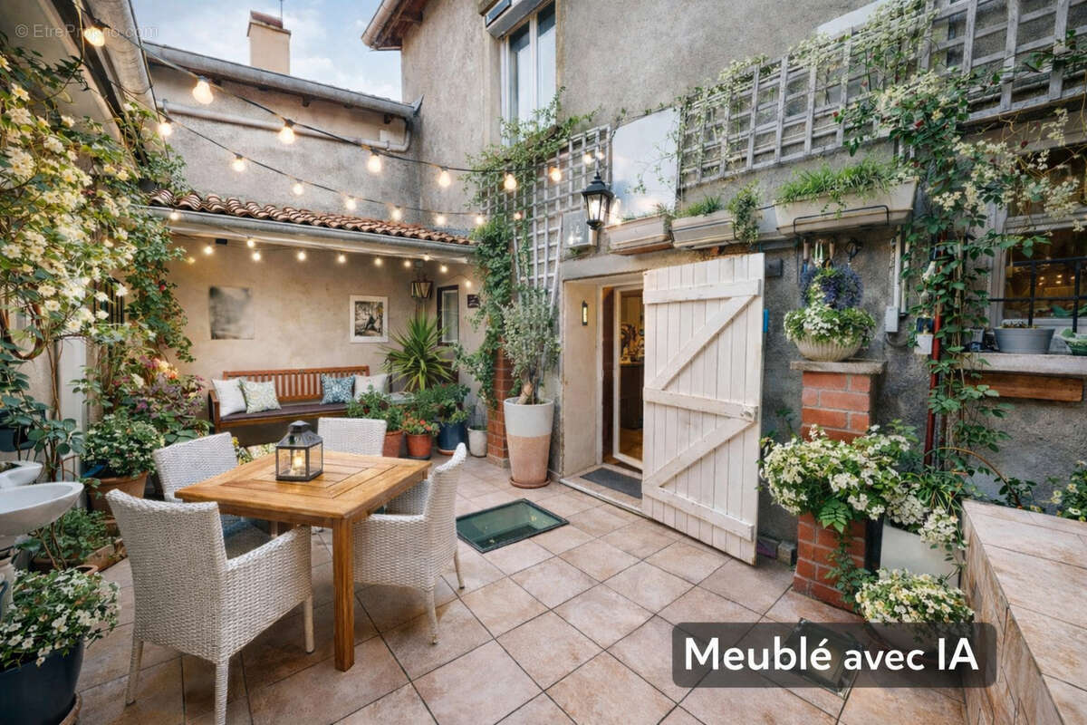 Maison à CHAZELLES-SUR-LYON