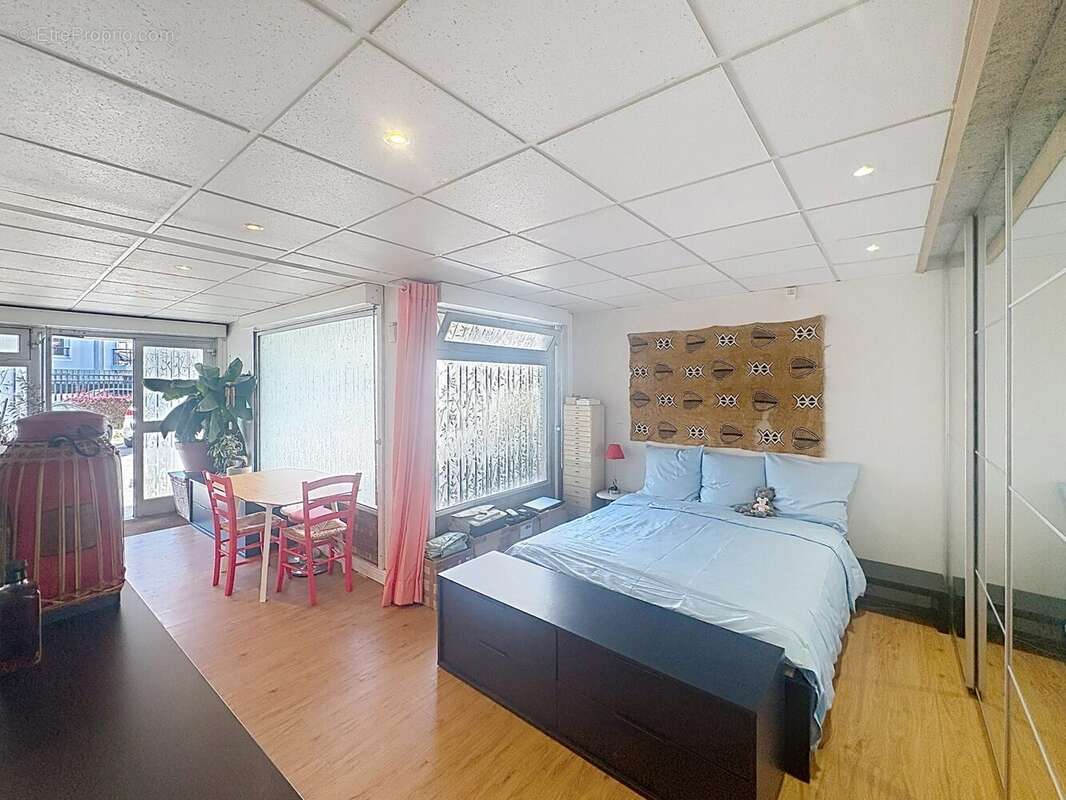 Appartement à L'HAY-LES-ROSES