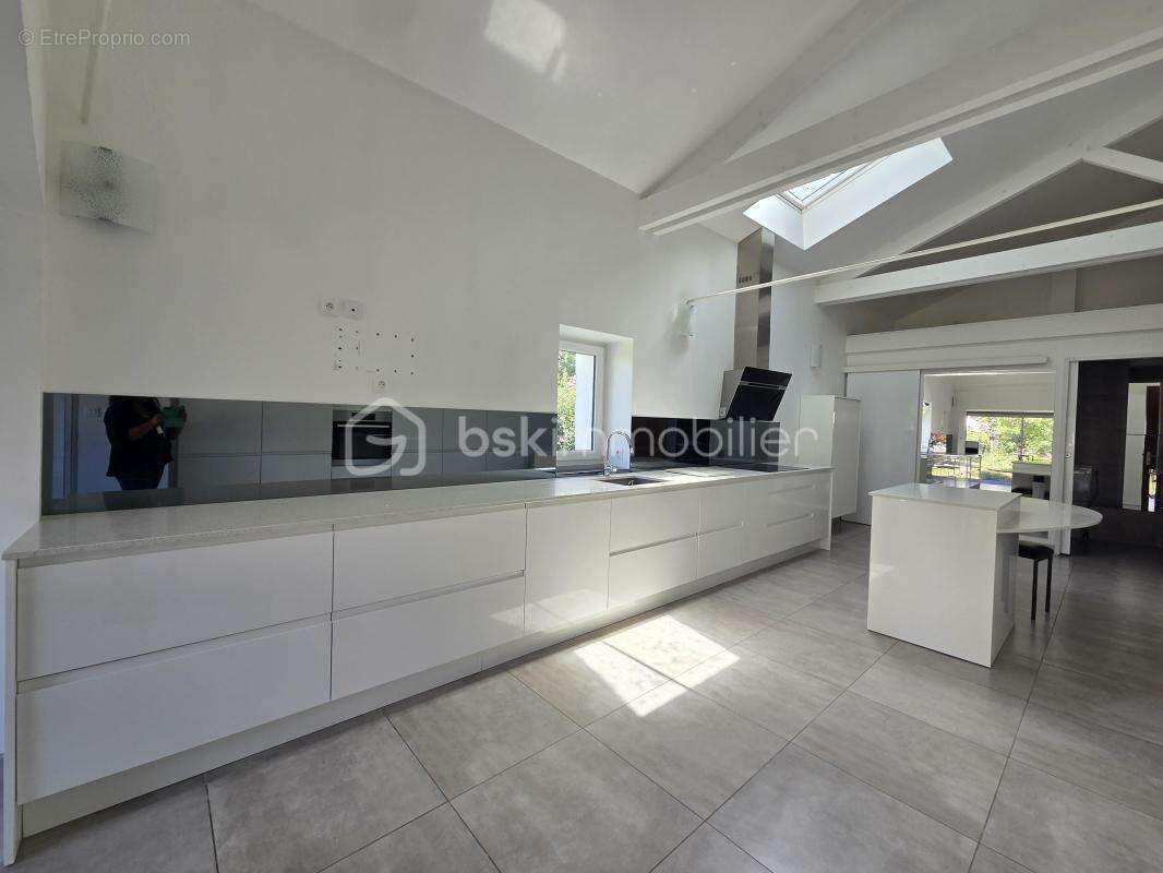 Propriété de charme + 2 appartements + 100 m2 de dépendances - photo 7