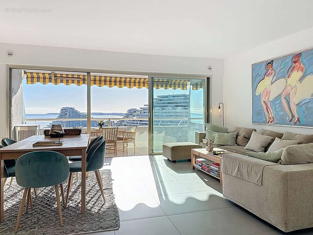 Appartement à VILLENEUVE-LOUBET
