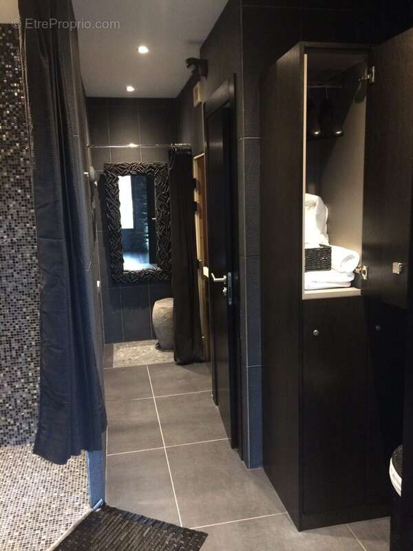 Commerce à SAINT-GENIS-POUILLY