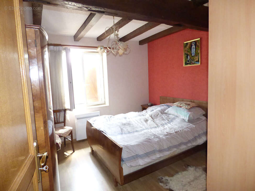 Maison à SAINT-JEAN-SUR-REYSSOUZE