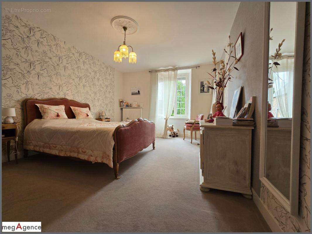 Magnifique propriété de 230 m², 7 pièces, dépendances - photo 9