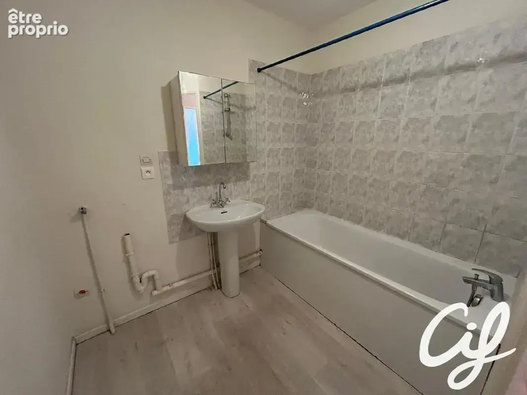 Appartement T4 LA CHAPELLE SUR ERDRE - 78.56 m2  232 000 Euros - photo 11