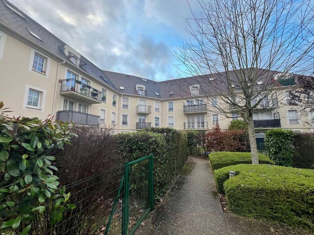 Appartement à FONTENAY-TRESIGNY