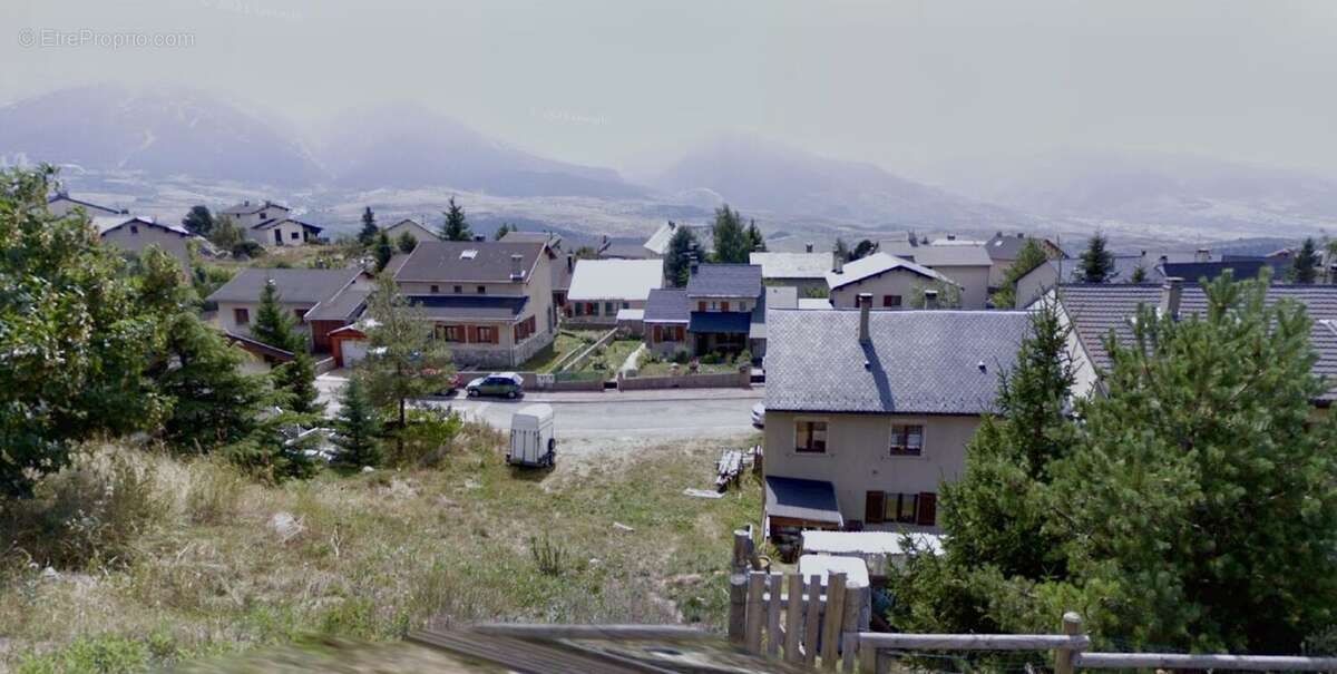 Terrain à FONT-ROMEU-ODEILLO-VIA