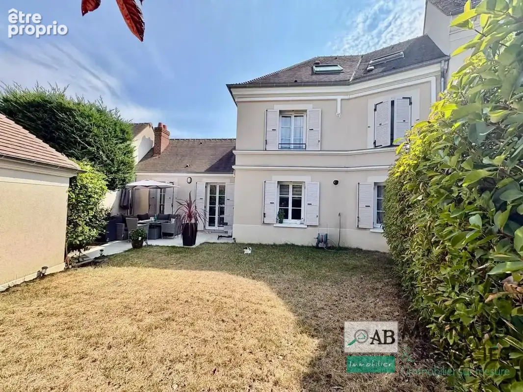Maison 6 pièces 133 m² · à Magny-le-Hongre · 133 m² · 569 000 €