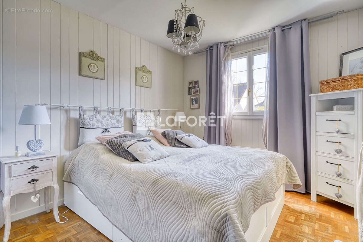 Maison à OZOIR-LA-FERRIERE