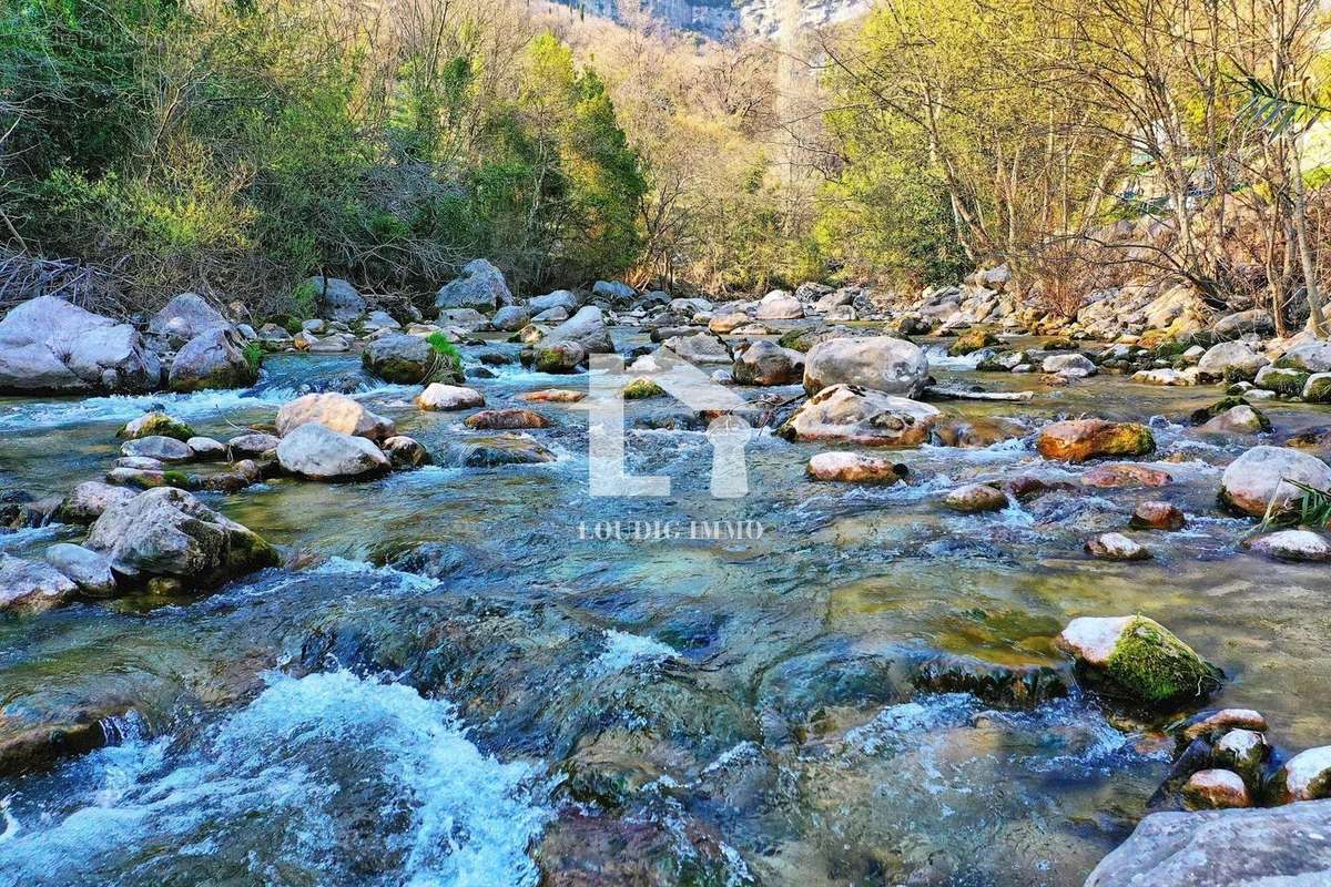 Maison à TOURRETTES-SUR-LOUP