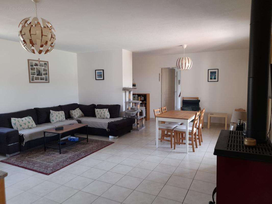 Maison à VINON-SUR-VERDON