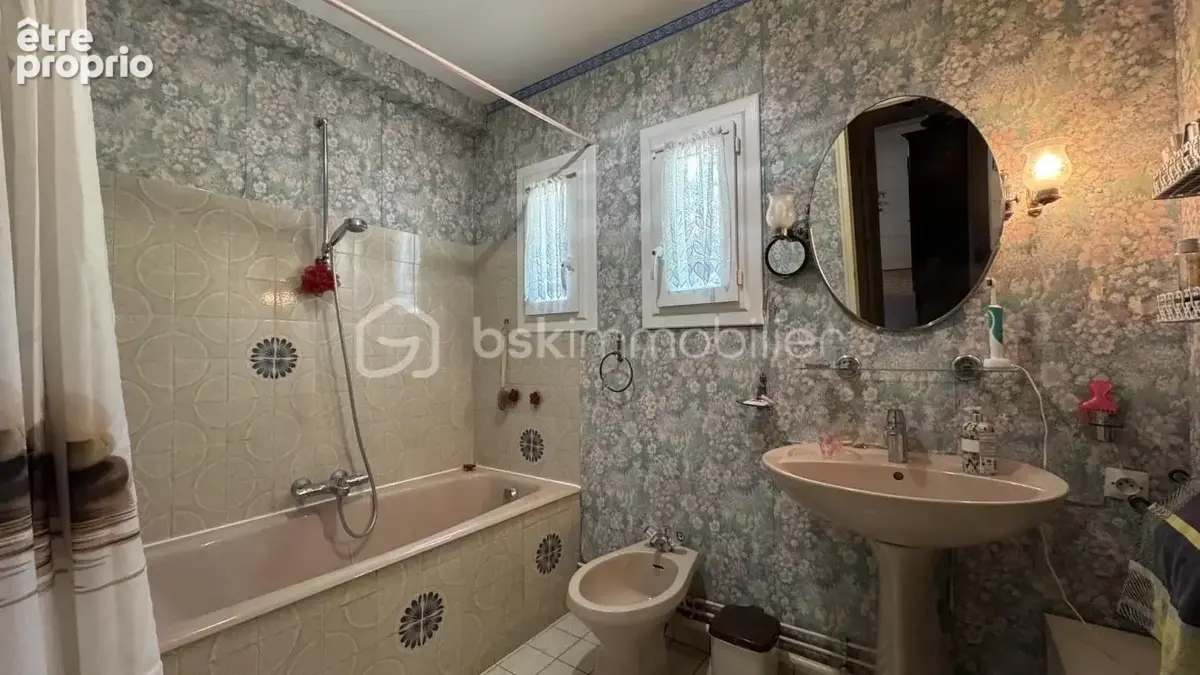 Maison traditionnelle - 5 pièces - 3 chambres + 1 bureau - sous-sol complet - jardin clos et arboré - photo 15