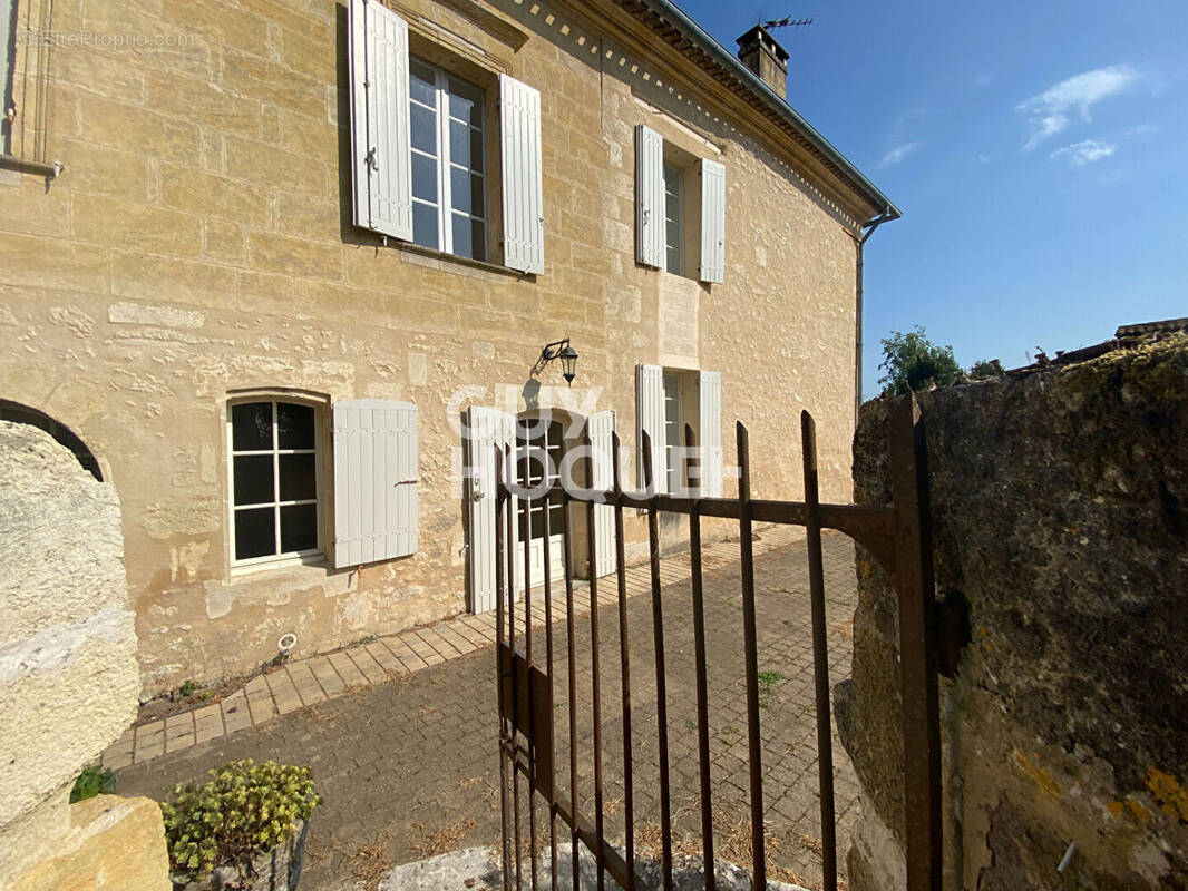 Maison à SAINT-GERMAIN-DU-PUCH
