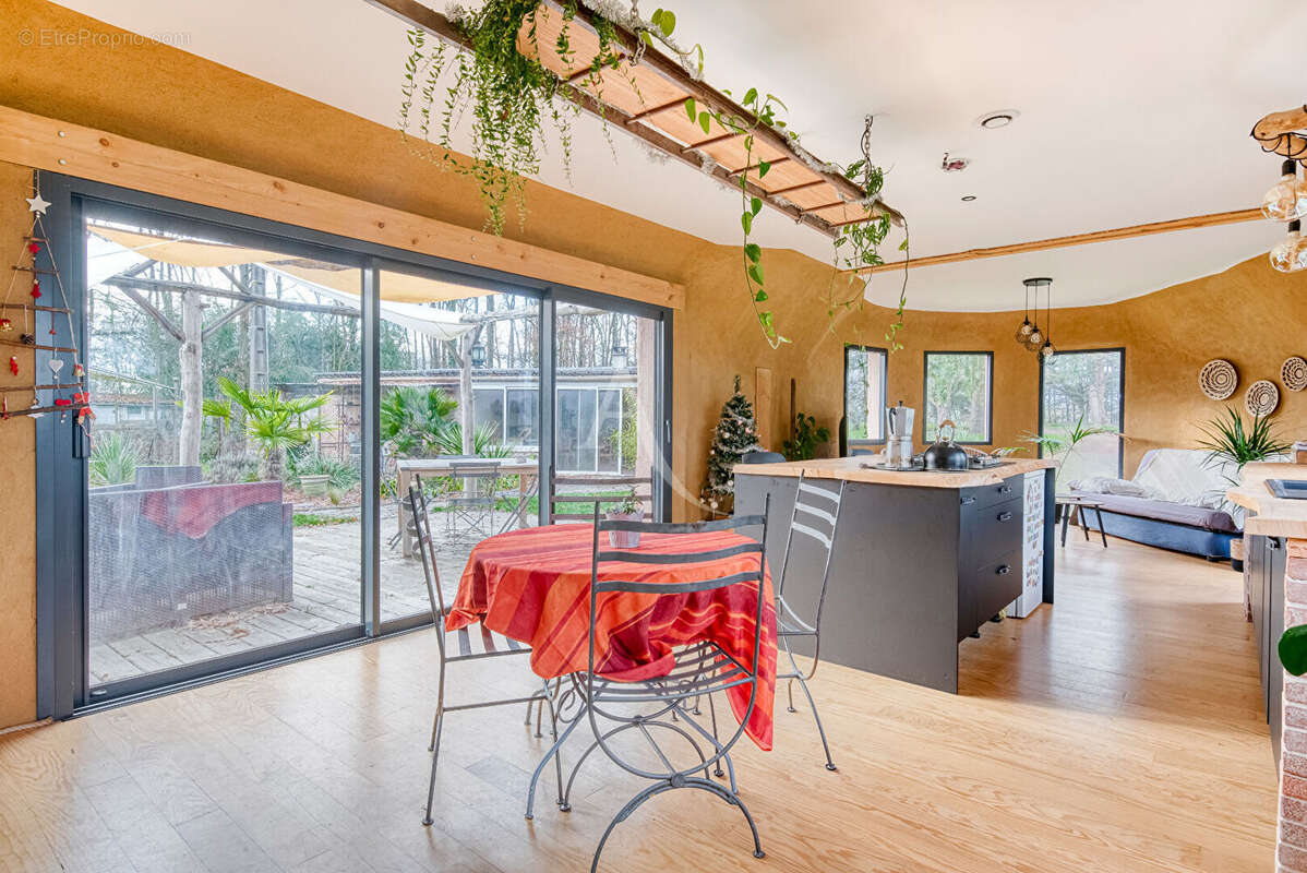 Maison à DOUE-LA-FONTAINE