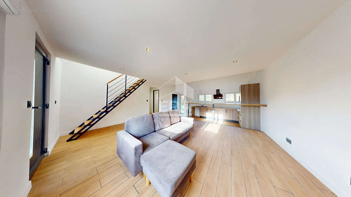 Maison à NIELLES-LES-BLEQUIN