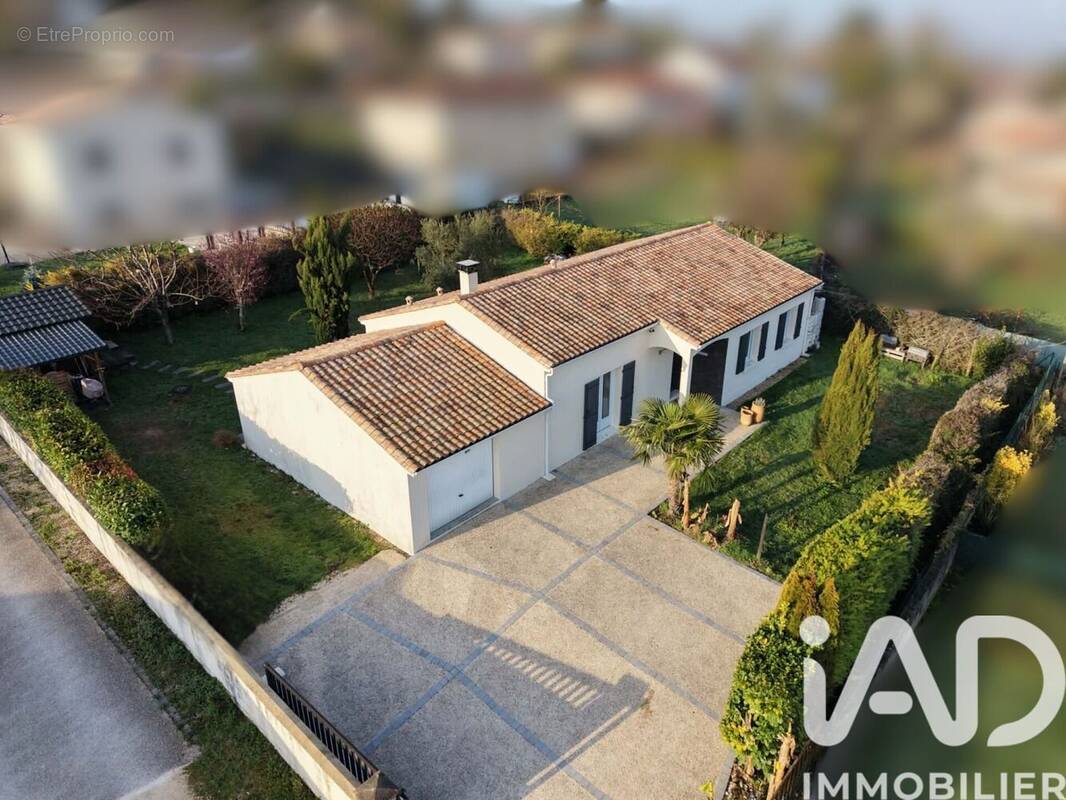 Photo 1 - Maison à L'ISLE-D'ESPAGNAC