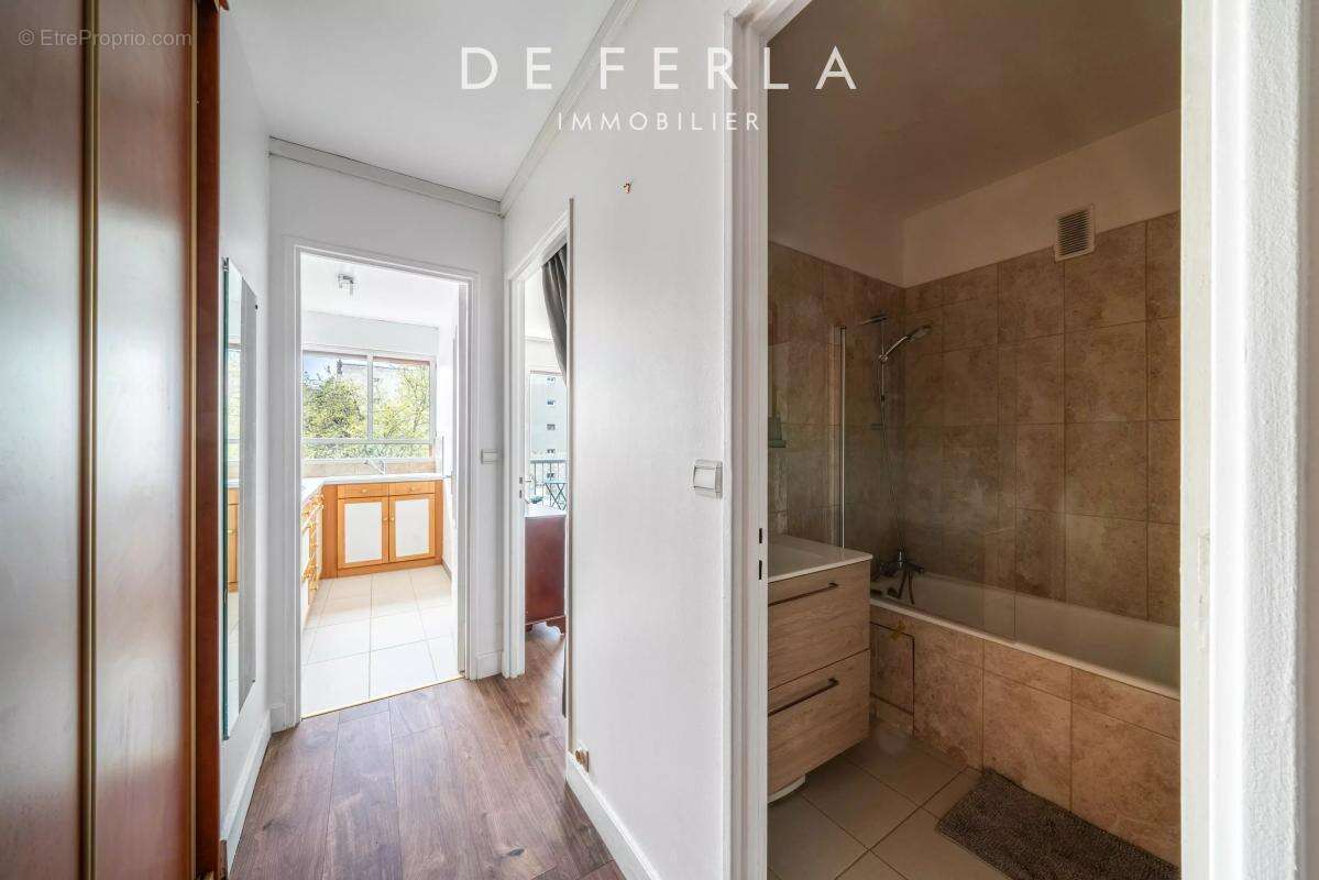 Appartement à PARIS-15E