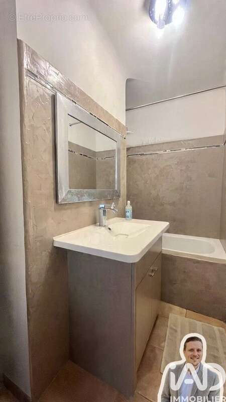 Photo 8 - Appartement à MARSEILLE-4E