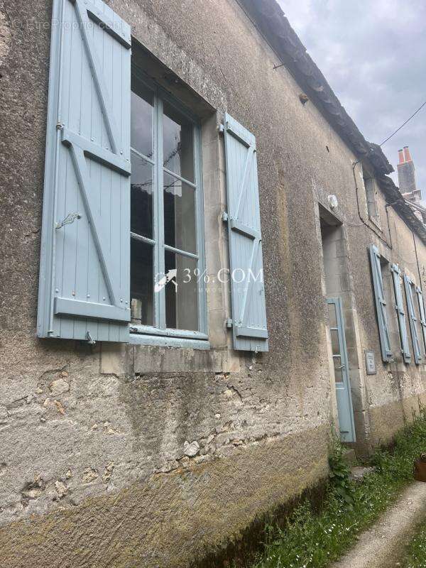 Maison à ANGLES-SUR-L&#039;ANGLIN